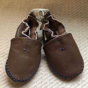 Never worn brown leather Robeez